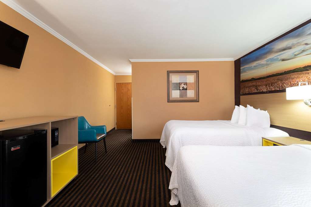 Days Inn by Wyndham Anderson IN - photo 10