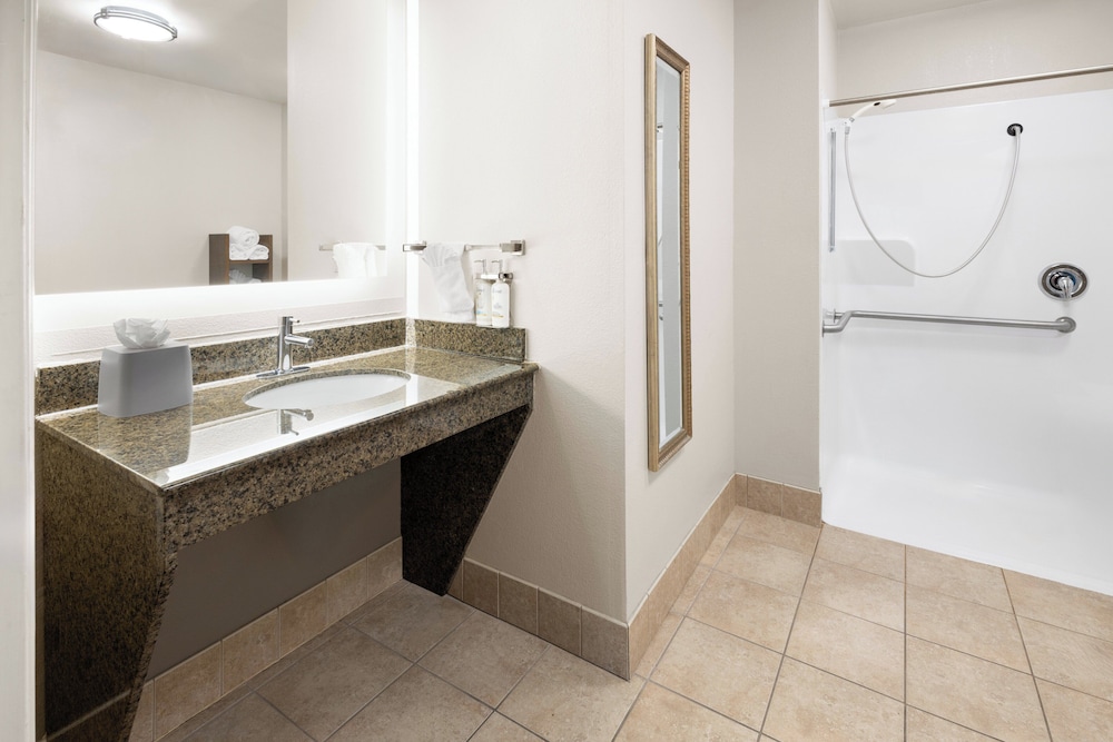 Staybridge Suites Harrisburg by IHG - photo 5