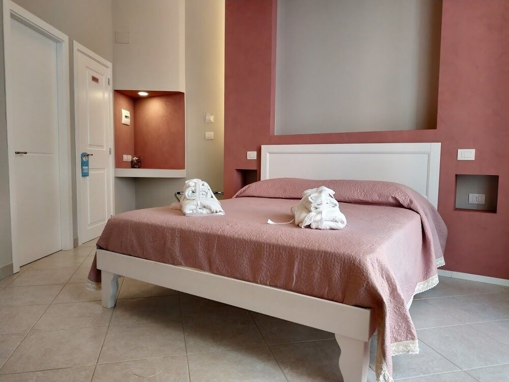 Kind Places Suite Experience — 4-Star Luxury Hotel in Naples, Italy