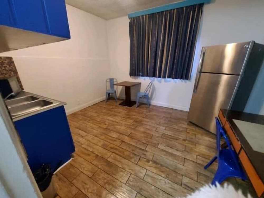 Desert Hills Motel - photo 43