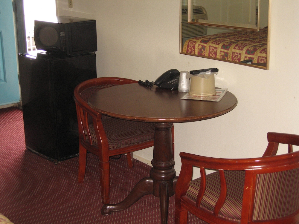 Royal Inn Motel Long Beach - photo 17