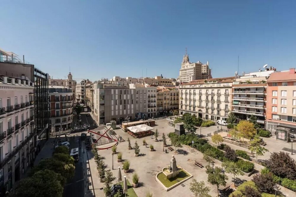 Room Pride - carbon neutral hotel in Madrid
