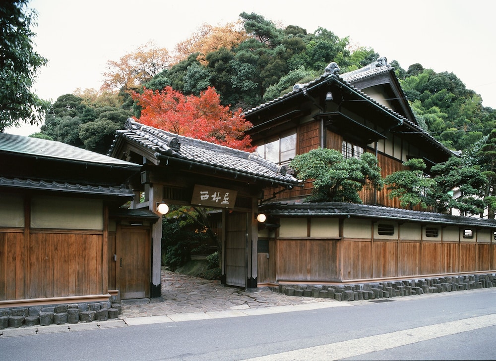 Nishimuraya Honkan — 4-Star Luxury Hotel in Toyooka, Japan