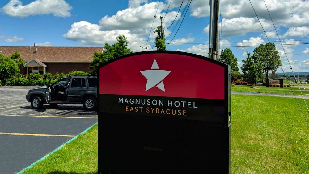 Howard Johnson East Syracuse - photo 30