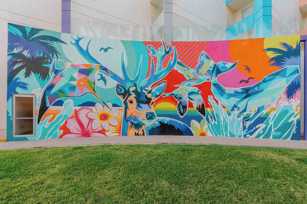 Garner Hotel Mazatlan Beach by IHG