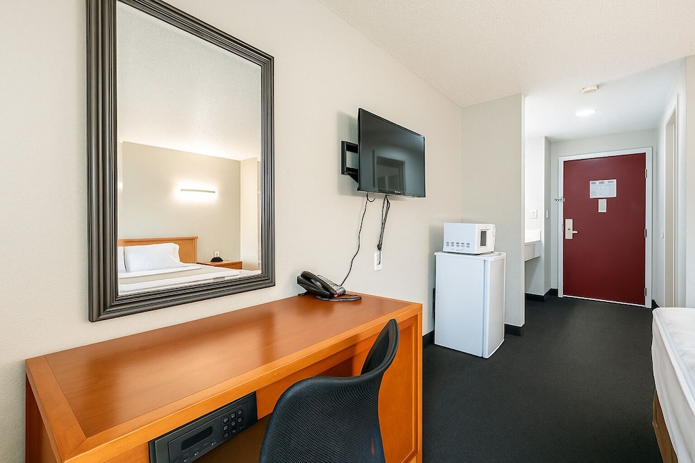 Sunnyside Inn & Suites - photo 51