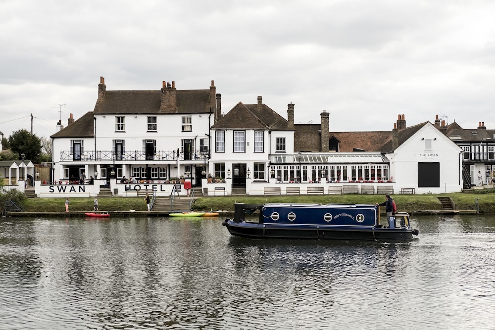 The Swan Hotel - carbon neutral hotel in Staines