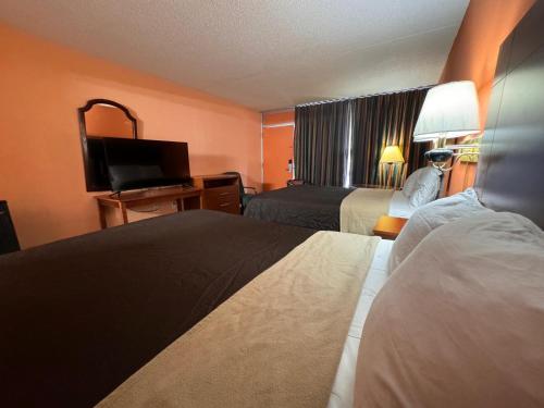 College Inn Spartanburg - photo 27