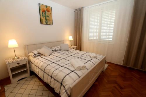Apartment Mira Lapad