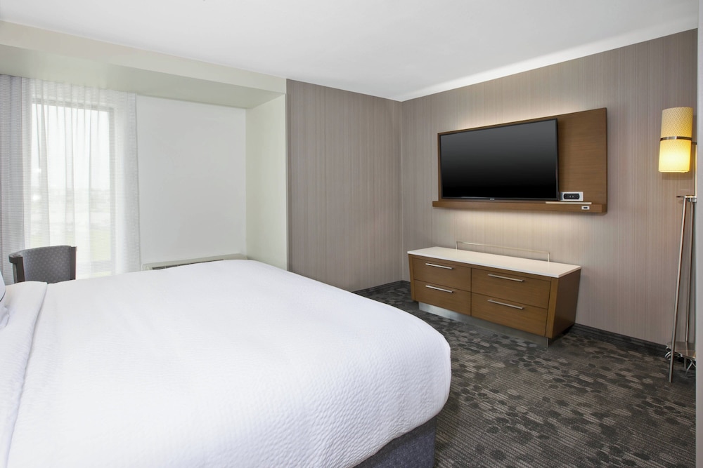 Courtyard by Marriott St. Joseph Benton Harbor - photo 15