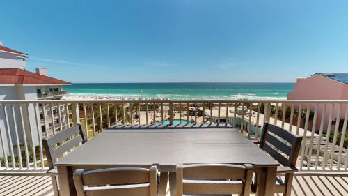 Tides 0405 - carbon neutral hotel in Destin