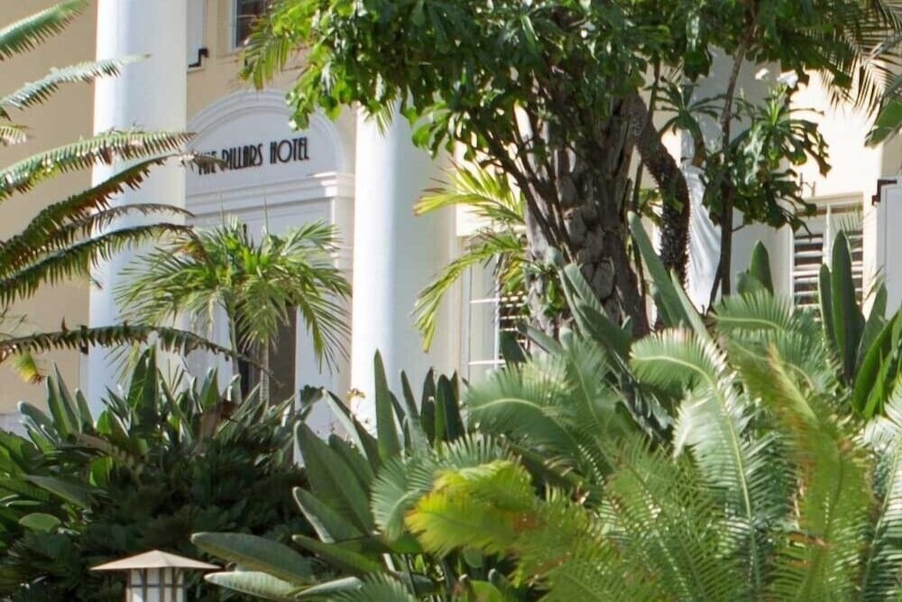 The Pillars Hotel & Club - photo 34