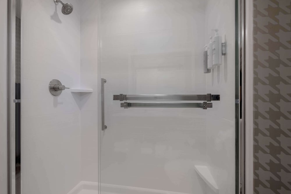 Home2 Suites by Hilton Brownwood - photo 26