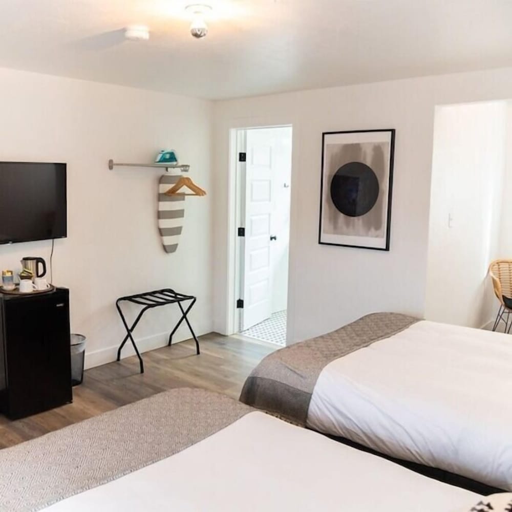 The Nightingale Motel - photo 10