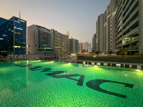 Spacious Studio in Business Bay — 4-Star Luxury Hotel in Dubai, United Arab Emirates