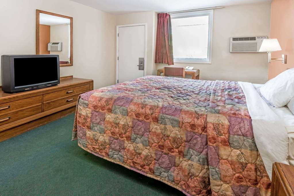 Days Inn by Wyndham Henrietta Rochester Area - photo 13