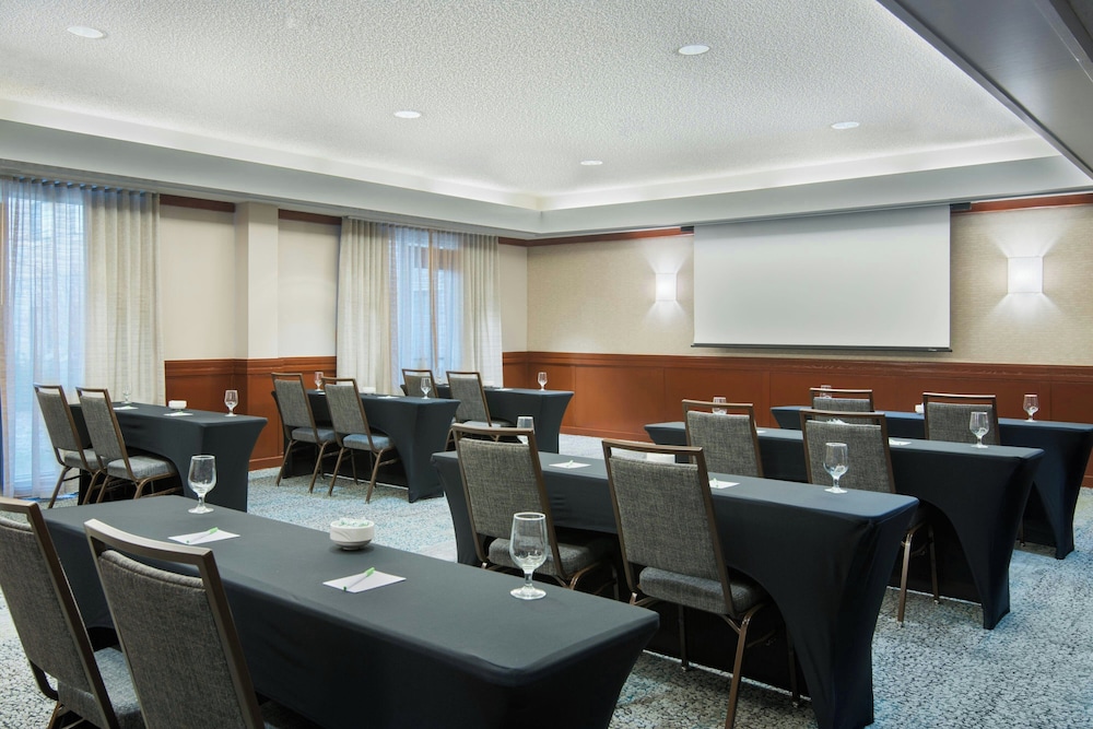Courtyard by Marriott Springfield Airport - photo 44