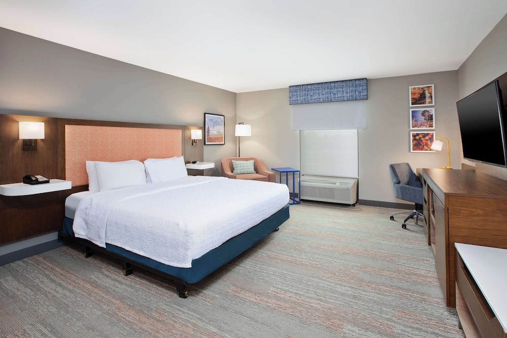 Hampton Inn Clinton IA - photo 28