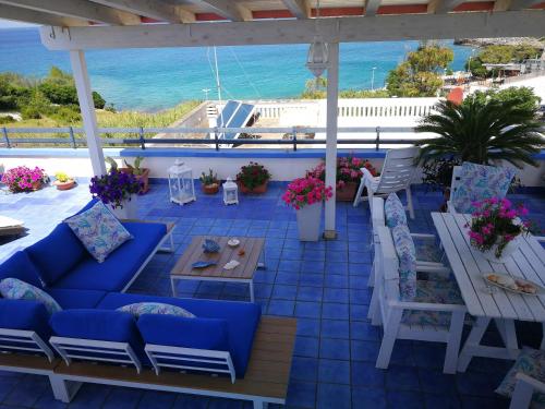 Casa Baia Azzurra — 4-Star Luxury Hotel in Patu, Italy