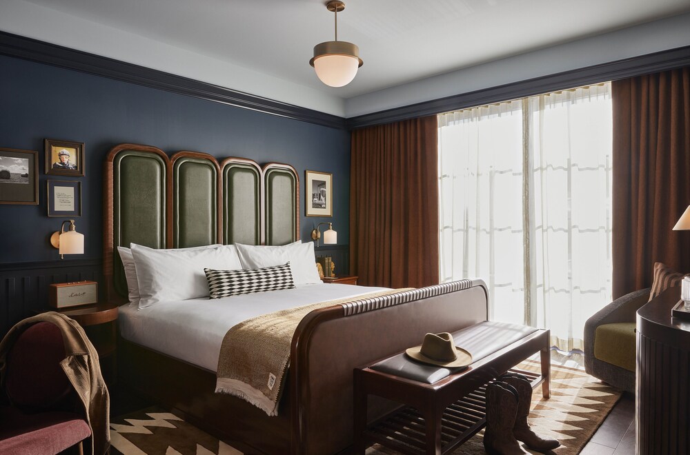The Manchester Hotel — Lexington