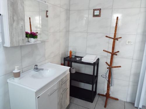 Pousada Decarli Executiva Aeroporto Florianópolis - last minute hotel in Florianopolis