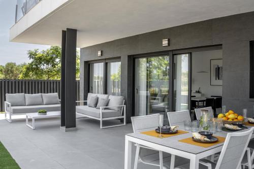 Rennes Arenal Playa 6 — 4-Star Luxury Hotel in Javea, Spain