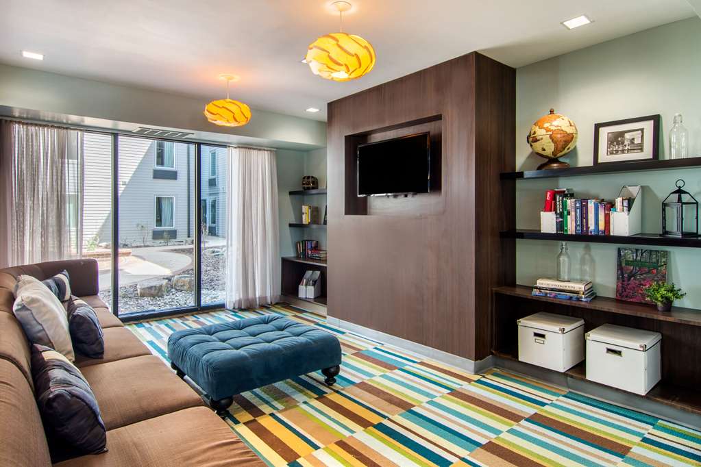 Clarion Inn & Suites Atlanta Downtown - photo 35