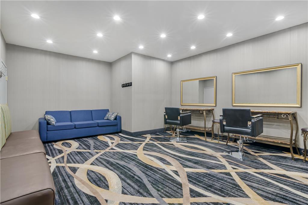 Best Western Plus Washington Hotel - photo 43