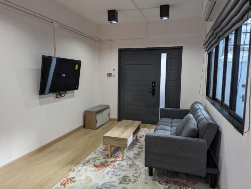 Cloud9 Hometel Entire House 3BR 170m to BTS Private Quiet & Comfy