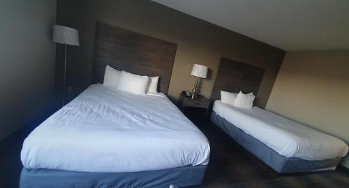 Baymont Inn Baldwin - photo 12