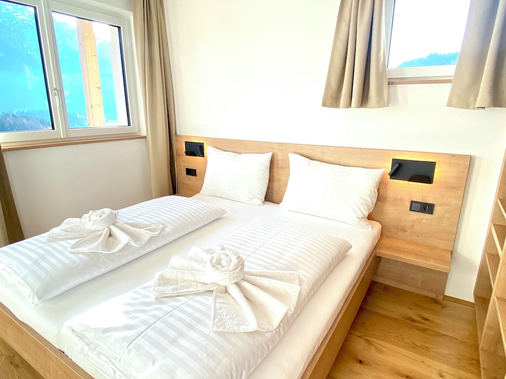 Grimming View I — 4-Star Luxury Hotel in Tauplitz, Austria