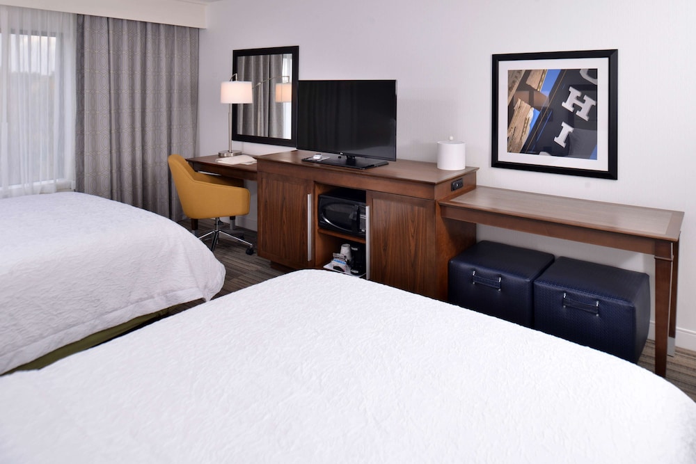 Hampton Inn & Suites Ann Arbor West - photo 9