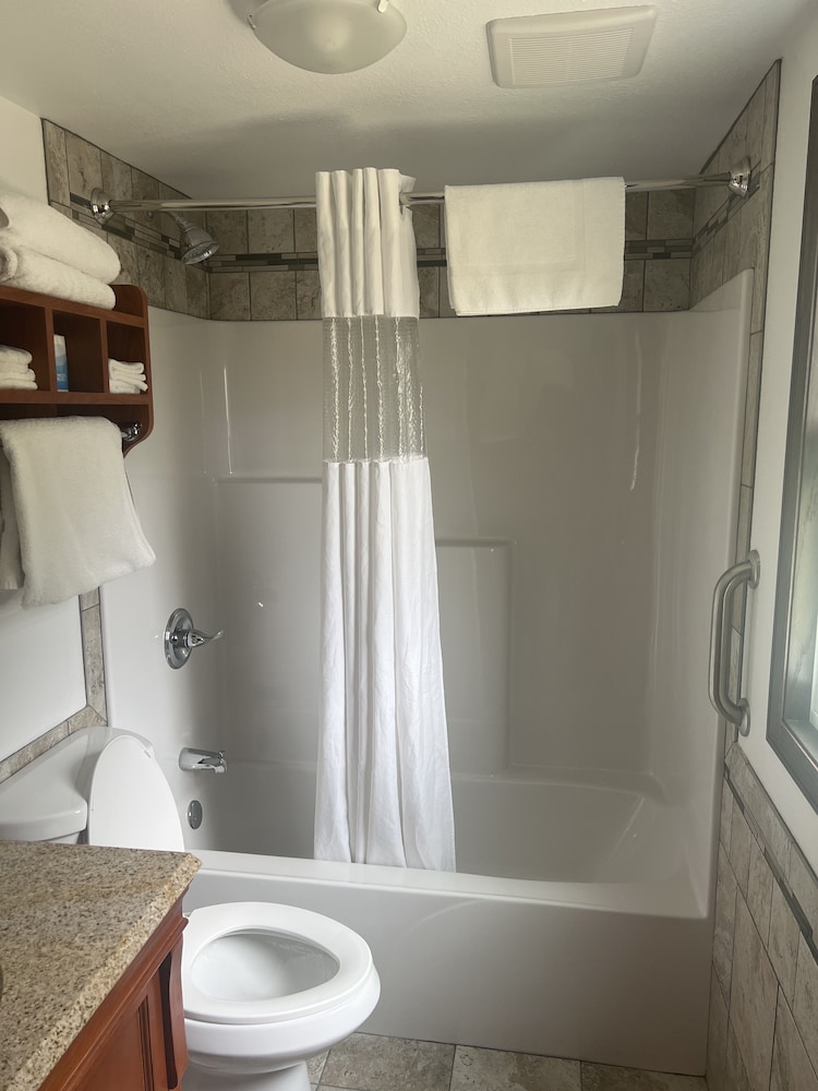 All Star Inn & Suites - photo 324