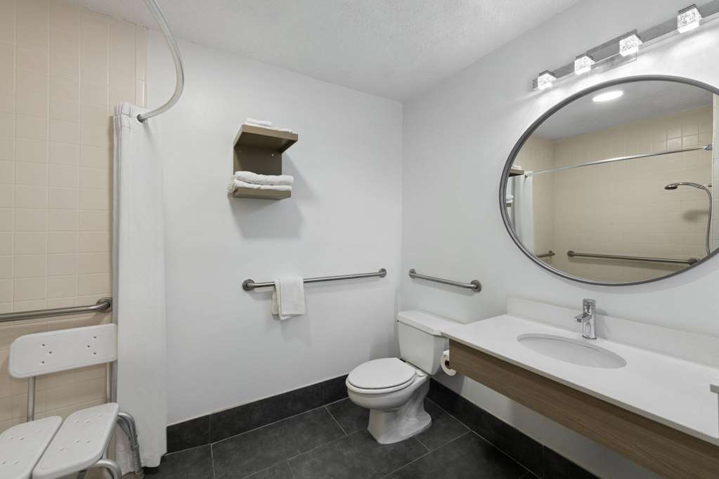 Super 8 by Wyndham Harbison Parkridge Hospital - photo 17