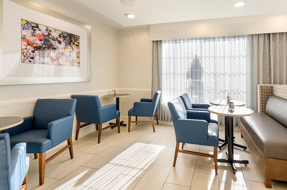 Holiday Inn Express Lexington by IHG - photo 21