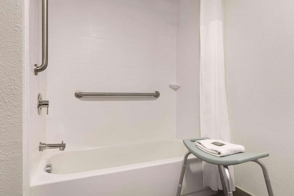 Country Inn & Suites by Radisson Dunn I 95 - photo 11