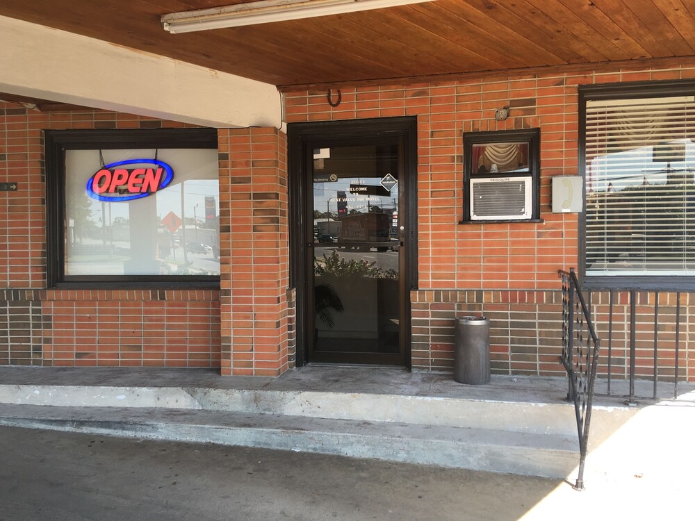 Best Value Inn Motel Sandusky - photo 65