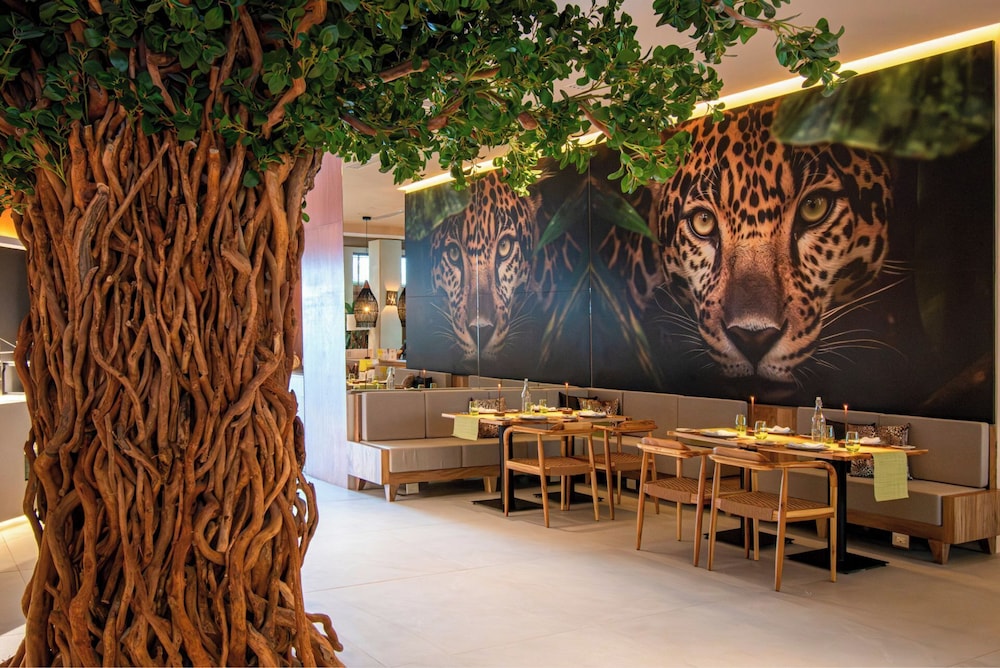 Hotel NYX Cancun