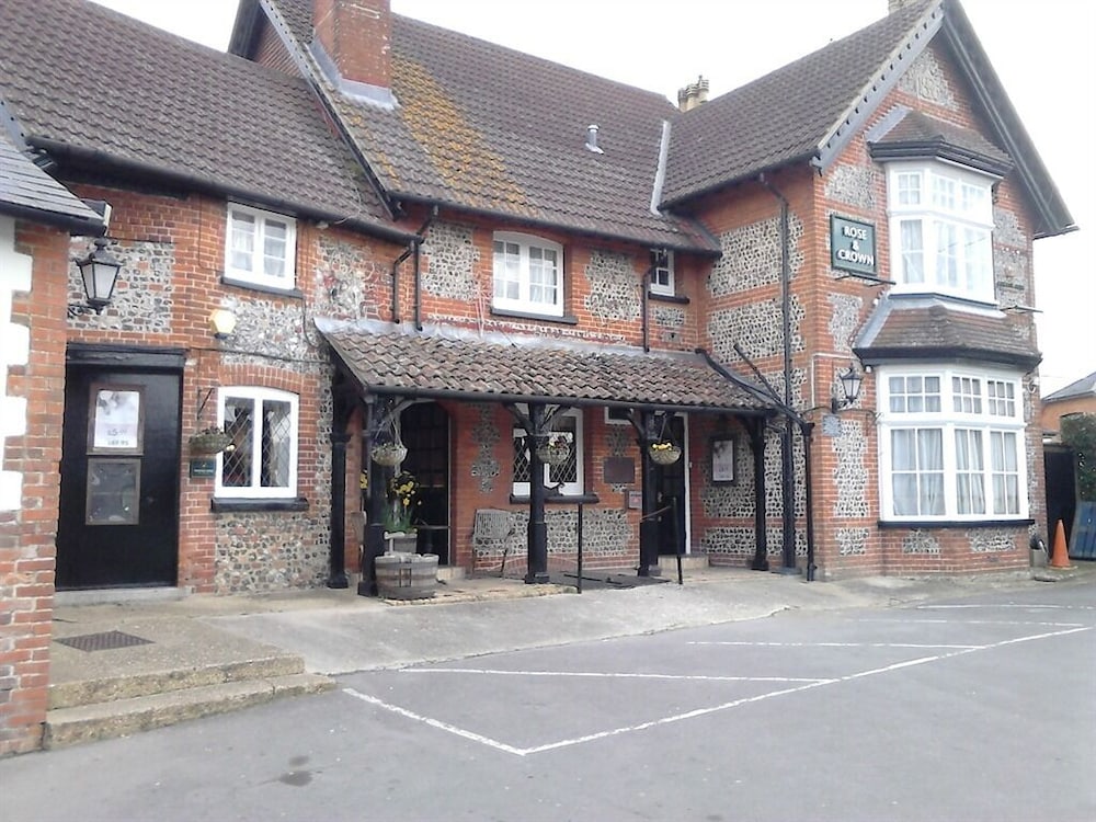 The Rose & Crown - carbon neutral hotel in Salisbury