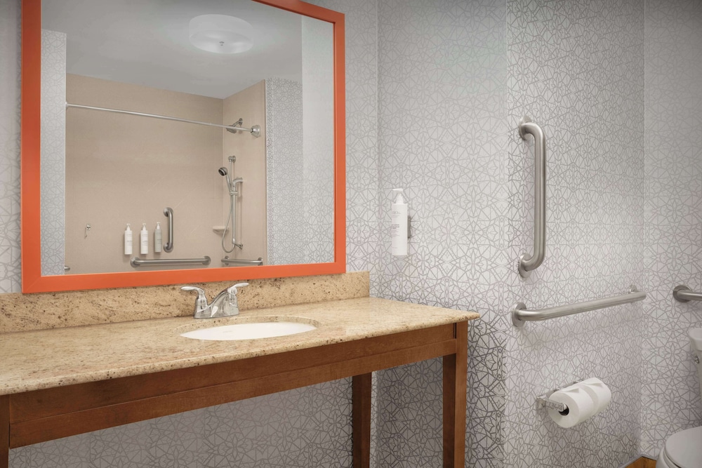 Hampton Inn & Suites Williston - photo 22