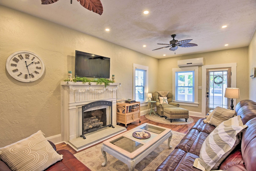 Bright Bradenton Retreat: 1 Mi to Downtown in Bradenton, United States