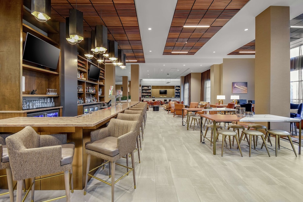 Embassy Suites by Hilton Jonesboro Red Wolf Convention Center - photo 46