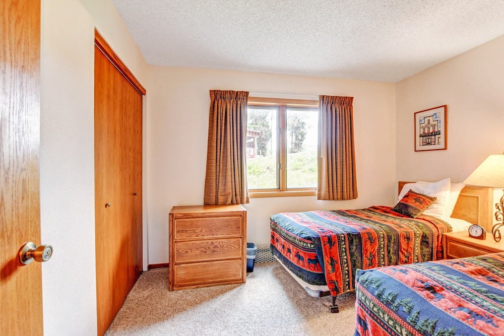 Indian Peaks Resort - photo 17