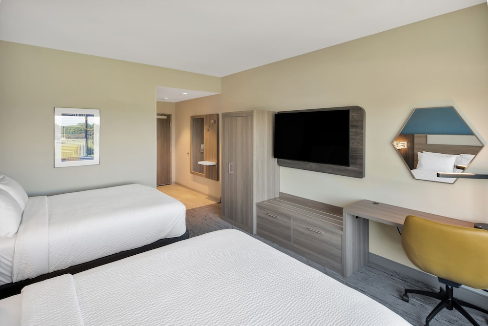 Holiday Inn Express & Suites Fort Walton Beach Eglin Area by IHG - photo 32