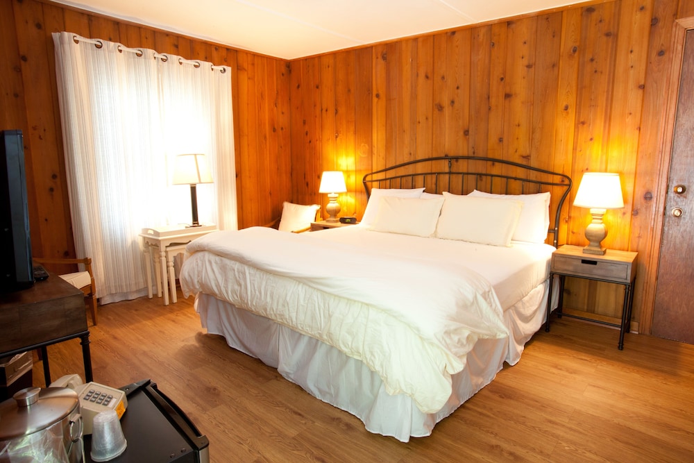 Whispering Winds Motel - photo 17