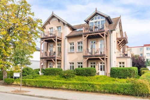 Lichtdurchflutete Fewo mit 2 Balkonen strandnah mit Parkplatz — 4-Star Luxury Hotel in Ostseebad Kuehlungsborn, Germany