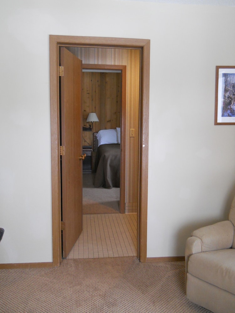 Lakewoods Resort & Lodge - photo 18
