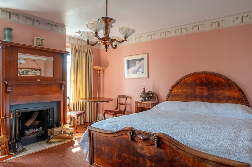 Martine Inn - photo 12