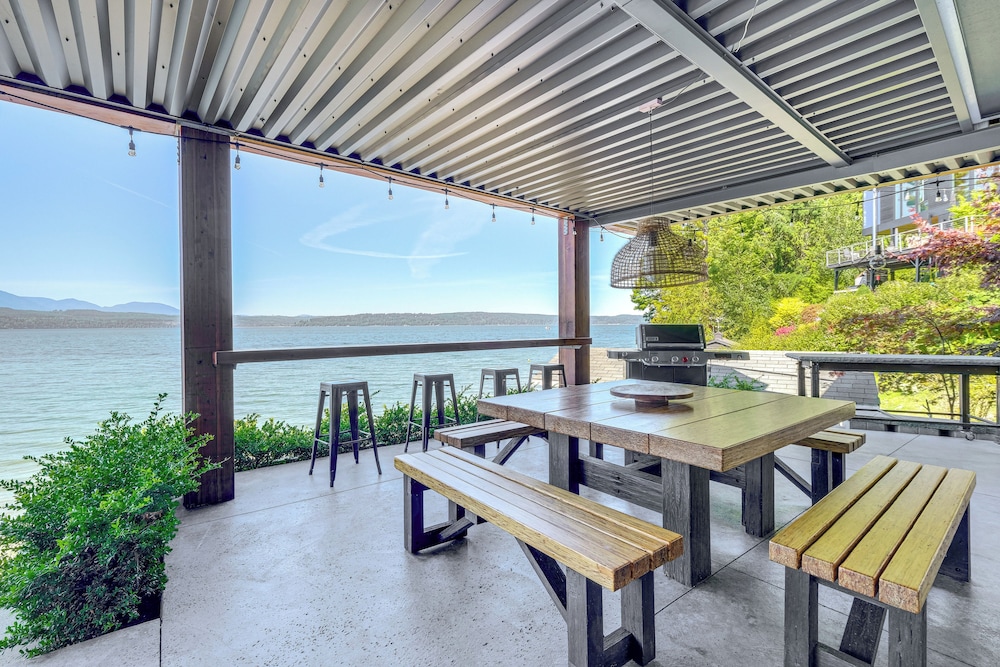 Bayfront Home With Private Beach In Poulsbo 20791410 — Poulsbo