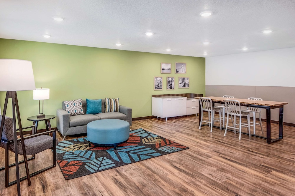 Woodspring Suites West Des Moines - photo 6